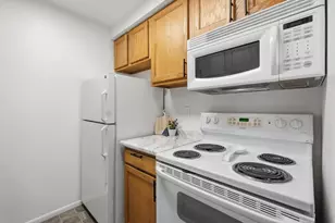 4326 Melody Ln, Madison, WI 53704 - Photo 15