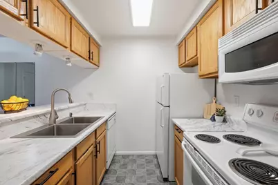 4326 Melody Lane #204, Madison, WI 53704 - Photo 13