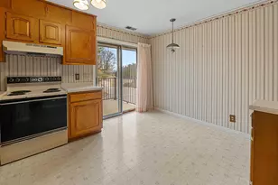 118 Lake Crest Dr, Beaver Dam, WI 53916 - Photo 7