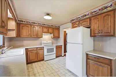 5005 Highland Drive, Mcfarland, WI 53558 - Photo 7