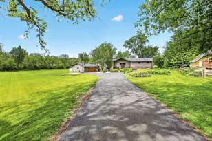 1 Horseshoe Ln, Black Earth, WI 53515 - Photo 7