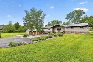 1 Horseshoe Ln, Black Earth, WI 53515 - Photo 7
