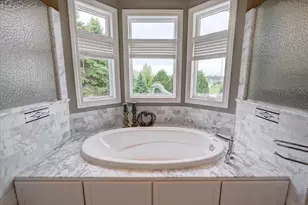 5571 Surrey Ln, Waunakee, WI 53597 - Photo 31