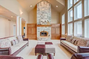 5571 Surrey Ln, Waunakee, WI 53597 - Photo 11