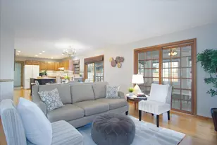 498 N Arthur Cir, Verona, WI 53593 - Photo 9