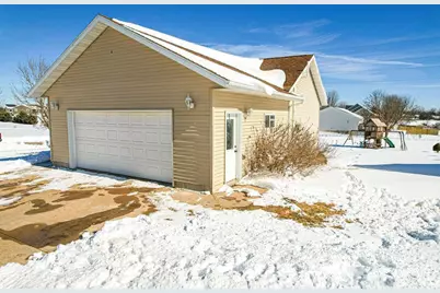 327 Nicholas Street, Tomah, WI 54660 - Photo 3