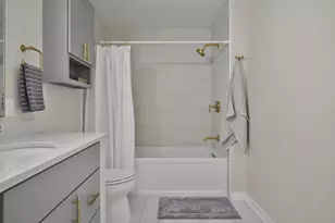 360 W Washington Ave, Madison, WI 53703 - Photo 25