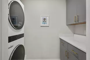 360 W Washington Ave, Madison, WI 53703 - Photo 17