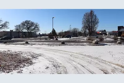 1901 Holiday Drive, Janesville, WI 53545 - Photo 5