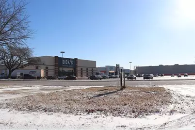 1901 Holiday Drive, Janesville, WI 53545 - Photo 3