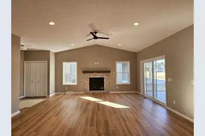 3723 Newcastle Drive #32, Janesville, WI 53546 - Photo 3