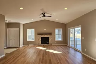 3723 Newcastle Dr, Janesville, WI 53546 - Photo 3