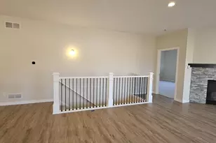 3725 Newcastle Dr, Janesville, WI 53546 - Photo 5