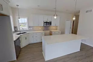 3725 Newcastle Dr, Janesville, WI 53546 - Photo 7