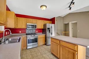 532 Goldenrod Cir, Verona, WI 53593 - Photo 11