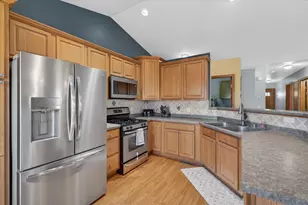 736 Bluestem Ct, Sun Prairie, WI 53593 - Photo 9