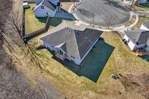 736 Bluestem Ct, Sun Prairie, WI 53593 - Photo 47