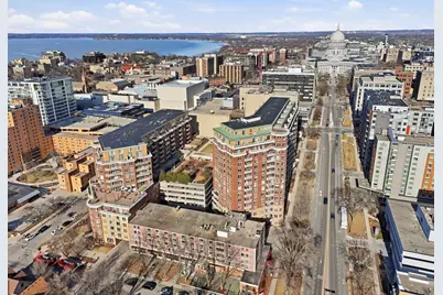 360 W Washington Avenue #1413, Madison, WI 53703 - Photo 3