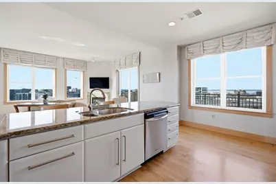 360 W Washington Avenue #1413, Madison, WI 53703 - Photo 11