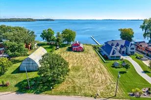 5114 Reynolds Ave, Waunakee, WI 53597 - Photo 9