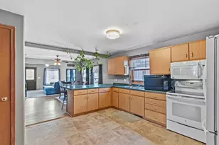 131 E Carroll St, Portage, WI 53901 - Photo 17