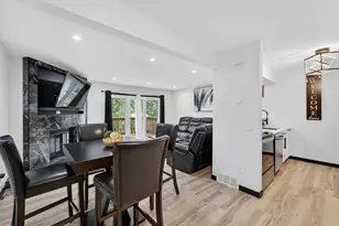 2911 Marina Dr, Middleton, WI 53562 - Photo 9