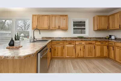 302 N Preston Avenue, Reedsburg, WI 53959 - Photo 5