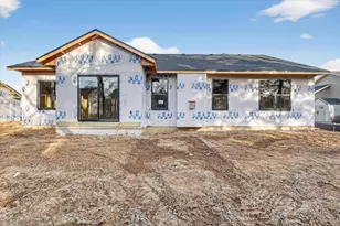 4247 Huntinghorne Dr, Janesville, WI 53546 - Photo 7