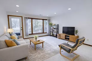 9 Oak Grove Dr, Madison, WI 53717 - Photo 3