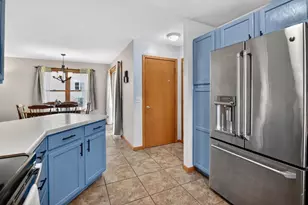 1211 Gas Light Dr, Sun Prairie, WI 53590 - Photo 17