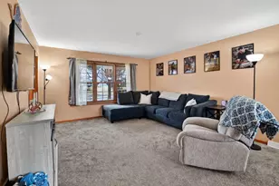 1211 Gas Light Dr, Sun Prairie, WI 53590 - Photo 7