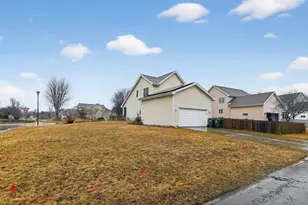 1211 Gas Light Dr, Sun Prairie, WI 53590 - Photo 35