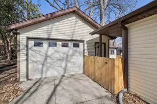 1100 Pflaum Rd, Madison, WI 53716 - Photo 37