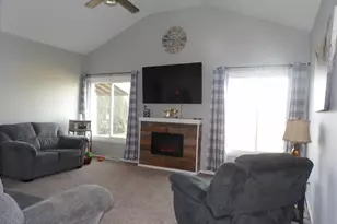 547 S 6th St, Janesville, WI 53536 - Photo 13