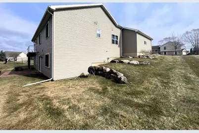 212 Ridgeview Lane, Columbus, WI 53925 - Photo 7