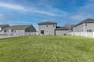7115 Reston Heights Dr, Madison, WI 53718 - Photo 3