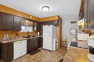 2117 S Arch St, Janesville, WI 53546 - Photo 11