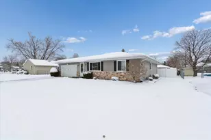 2117 S Arch St, Janesville, WI 53546 - Photo 3