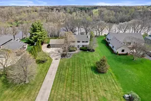 6237 S Edgewater Dr, Beloit, WI 53511 - Photo 5