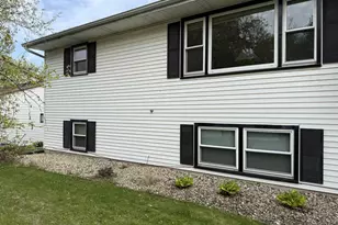 220-222 Lincoln St, Brooklyn, WI 53521 - Photo 5