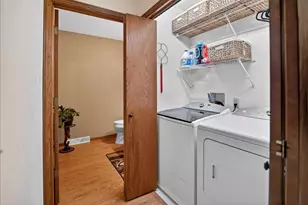 2341 Effingham Way, Sun Prairie, WI 53590 - Photo 9