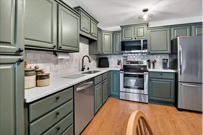 2341 Effingham Way, Sun Prairie, WI 53590 - Photo 7