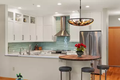 625 N Segoe Road #811, Madison, WI 53705 - Photo 3