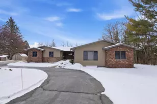 2460 Spring Rose Cir, Verona, WI 53593 - Photo 9