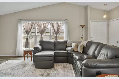 1418 S Walnut Street, Janesville, WI 53546 - Photo 5