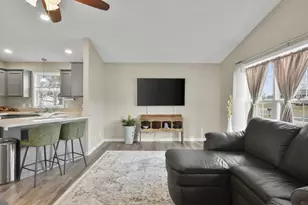 1418 S Walnut St, Janesville, WI 53546 - Photo 3