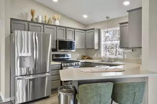 1418 S Walnut St, Janesville, WI 53546 - Photo 9