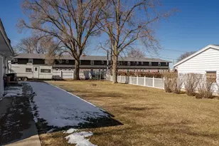 602 W Hilltop Trail, Fort Atkinson, WI 53538 - Photo 5