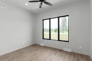 381 Rdg Vw Dr, Milton, WI 53563 - Photo 5