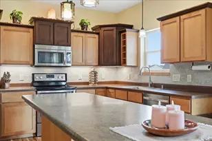 711 Cypress Ct, Sun Prairie, WI 53590 - Photo 15